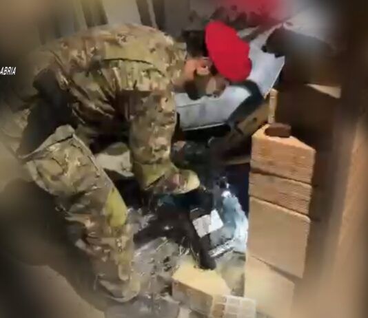 Droga nascosta in stabile abbandonato: Carabinieri sequestrano oltre 1,7 kg