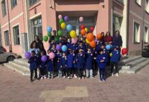 Rosarno, alla primaria “M. Zita” gli alunni manifestano contro i diritti negati