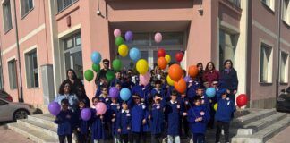 Rosarno, alla primaria “M. Zita” gli alunni manifestano contro i diritti negati