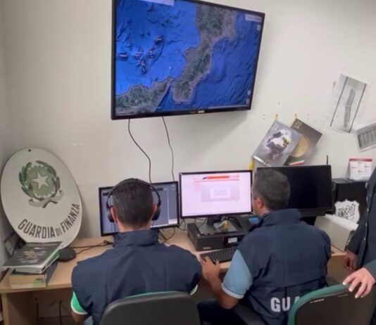 Finto centro massaggi nella Piana di Gioia Tauro – arrestata una donna per sfruttamento della prostituzione