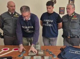 Villa San Giovanni, arrestato corriere diretto in Sicilia con 7 chili di droga: blitz della Guardia di Finanza
