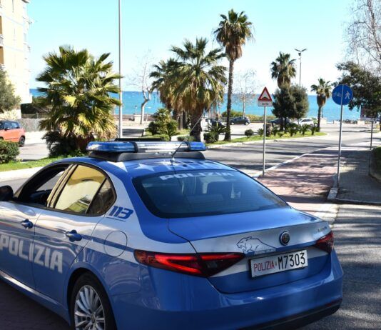La Polizia di Stato arresta due spacciatori: sequestrati hashish, marijuana e denaro contante