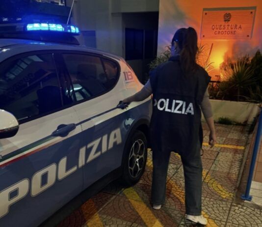 Ferito in una sparatoria, arrestato dalla Polizia: trovato con 3,6 chili di hashish in auto