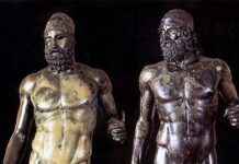Bronzi di Riace, il mistero si infittisce: per duemila anni nascosti dagli archeotrafficanti?”