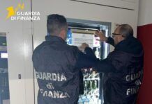 Vendita di alcolici vietata di notte: sequestrati distributori automatici non a norma
