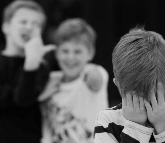 Bullismo – 15enne con disabilità sequestrato e torturato nella notte di Halloween