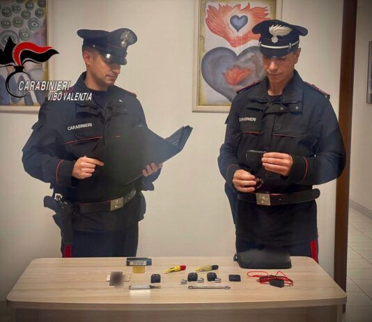 Vibo Valentia, controllo nel centro storico: due uomini denunciati per possesso di chiavi alterate e grimaldelli