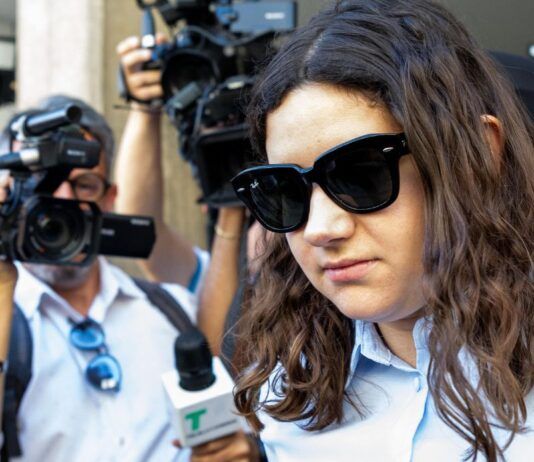 Neonati sepolti, i periti: “Erano vivi alla nascita”. Chiara Petrolini era lucida e capace di intendere