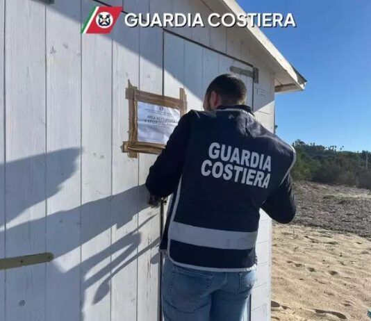 Sequestrati due chioschi e un frantoio: denunce per abusi sul demanio e violazioni ambientali