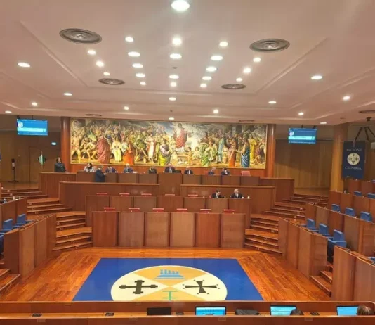 Nuova Giunta regionale in Calabria: cambiano i componenti del Consiglio con la legge del “consigliere supplente”