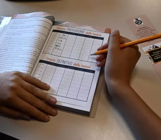 Quasi tutte le scuole calabresi attive contro la violenza sulle donne: progetti nel 98,1% degli istituti