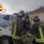 Incidente stradale sulla SS 106: quattro feriti, strada chiusa