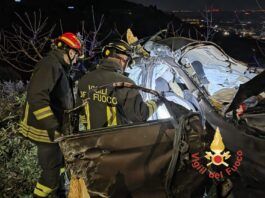 Grave incidente stradale – auto contro alberi: muore un giovane