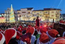 “Un coro che in…canta”: a Rosarno la comunità scolastica si unisce per vivere il vero spirito del Natale