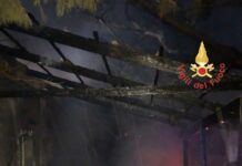 Incendio in un casolare di campagna -intervento dei Vigili del Fuoco