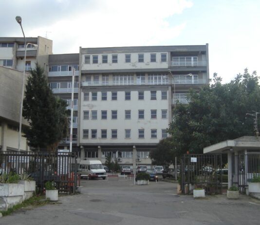 Ospedale di Tropea in emergenza: parte la petizione dei cittadini
