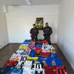 Sequestro di abbigliamento contraffatto: blitz della Guardia di Finanza