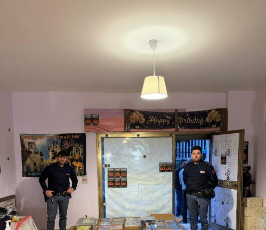 La Polizia di Stato sequestra 5 tonnellate di materiale pirotecnico tra Siderno e Marina di Gioiosa