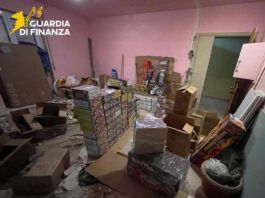 Sequestrata una tonnellata di fuochi d’artificio illegali: operazione della Guardia di Finanza