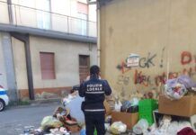 Rifiuti abbandonati in via Aspromonte: raffica di controlli e sanzioni in arrivo a Gioia Tauro