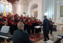 Palmi, “Christmas Concert Night”: il Coro Manfroce porta la magia del Natale al Palaeventi