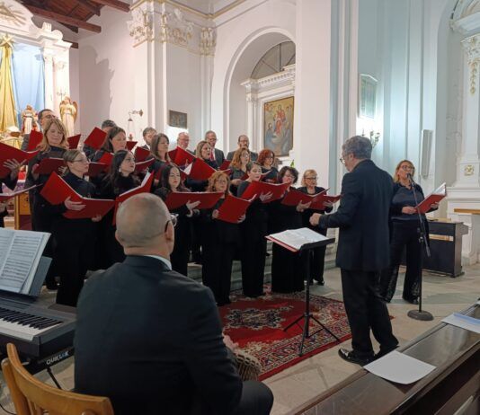 Palmi, “Christmas Concert Night”: il Coro Manfroce porta la magia del Natale al Palaeventi