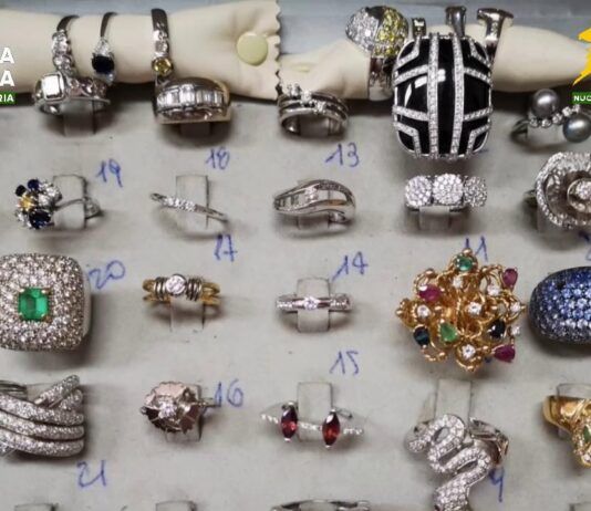 Reggio Calabria, confiscato tesoro da oltre 2 milioni di euro a promotore finanziario abusivo