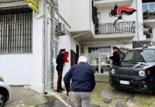 Carabinieri in azione: controlli rafforzati vicino agli uffici postali per proteggere i pensionati