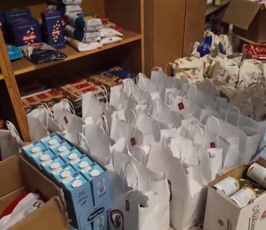 Grande partecipazione per “Natale Solidale 2025”: la Polizia di Stato vicina alle famiglie in difficoltà