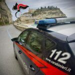 Controlli dei Carabinieri: cinque denunce tra violazioni di misure, irregolarità nelle armi e guida pericolosa
