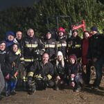 Cosenza, cuccioli e mamma cane intrappolati in una tubatura: il salvataggio dei Vigili del Fuoco