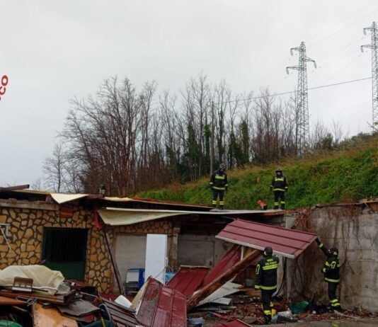 Maltempo in provincia di Cosenza: raffiche di vento e allagamenti, Vigili del Fuoco in prima linea