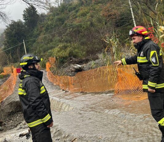Maltempo in Calabria, Vigili del Fuoco al lavoro: frane, evacuazioni e decine di interventi in corso