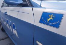 Autostrada A2, guida contromano e sotto l’effetto dell’alcol: denunciato automobilista e patente ritirata