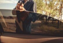 Agguato armato a cacciatori nel Reggino: colpo di fucile contro l’auto, un ferito