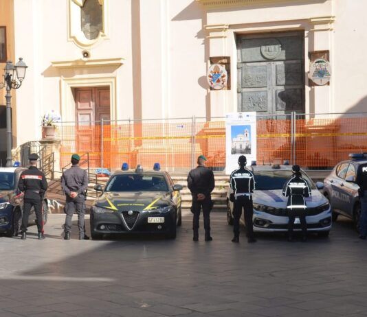 Affitti in nero, abusi edilizi e controlli sugli stranieri: blitz interforze