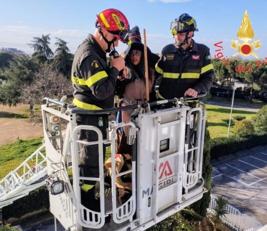 La Befana dei Vigili del Fuoco in visita all’Ospedale “Giovanni Paolo II” di Lamezia Terme