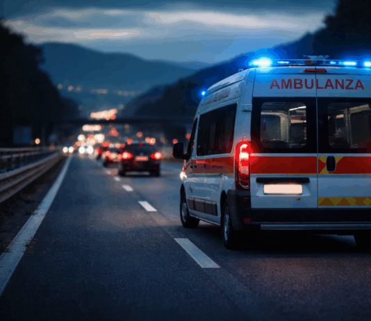 Incidente nella notte in galleria sulla Statale: perdono la vita un 19enne e un 46enne