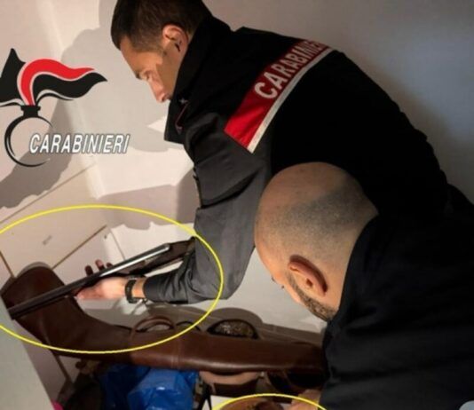 Disturbato dalla musica, spara contro un locale: arrestato 59enne