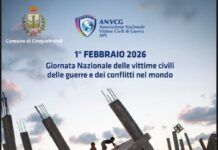 Cinquefrondi illumina il Municipio di blu per l’iniziativa “Stop alle bombe sui civili”