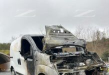 Furgone in fiamme sull’A2 tra Scilla e Bagnara: conducente salvo