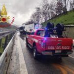 Incidente in autostrada – camion perde controllo: ferito conducente
