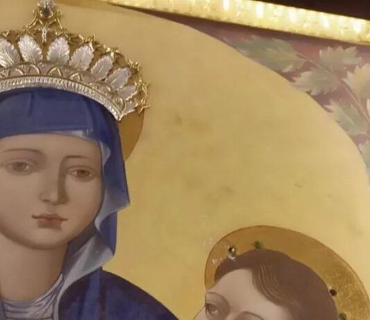 Furto in cattedrale: rubata corona d’argento sul Bambino Gesù