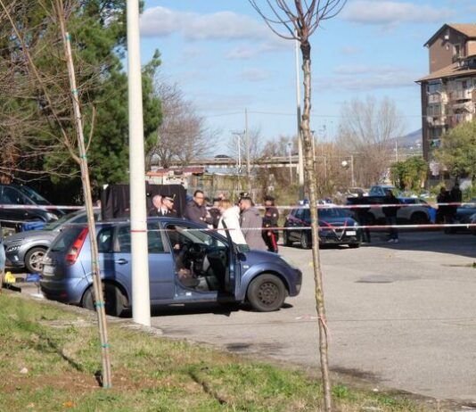 Calabria – Uomo trovato morto in auto, ucciso a colpi di pistola