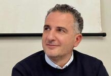 Aggredito il consigliere regionale della Calabria Orlandino Greco durante una manifestazione pubblica