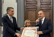 Al chirurgo Rocco Papalia la Medaglia dei Calabresi nel Mondo: le congratulazioni del sindaco Roy Biasi e dell’assessore Fedele