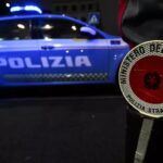 Rischio frontale sull’A2: veicolo contromano bloccato dagli agenti
