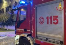 Tre auto distrutte da incendio – indagini delle Forze dell’ordine
