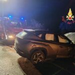 Incidente nella notte: auto si ribalta, ferito conducente