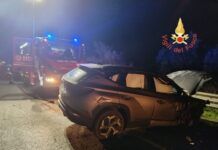 Incidente nella notte: auto si ribalta, ferito conducente